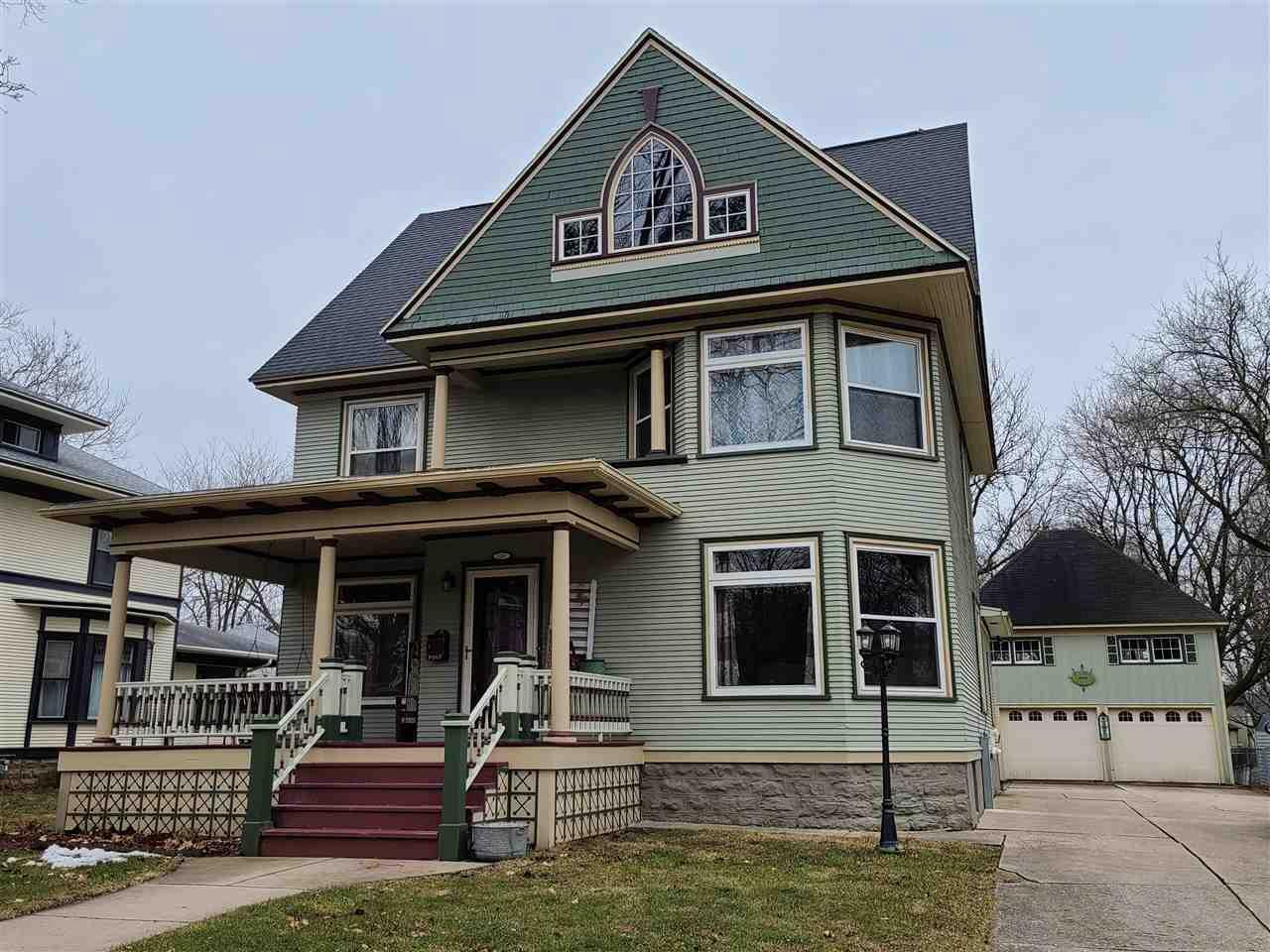 Property Photo:  125 Garfield Ave  WI 53536 