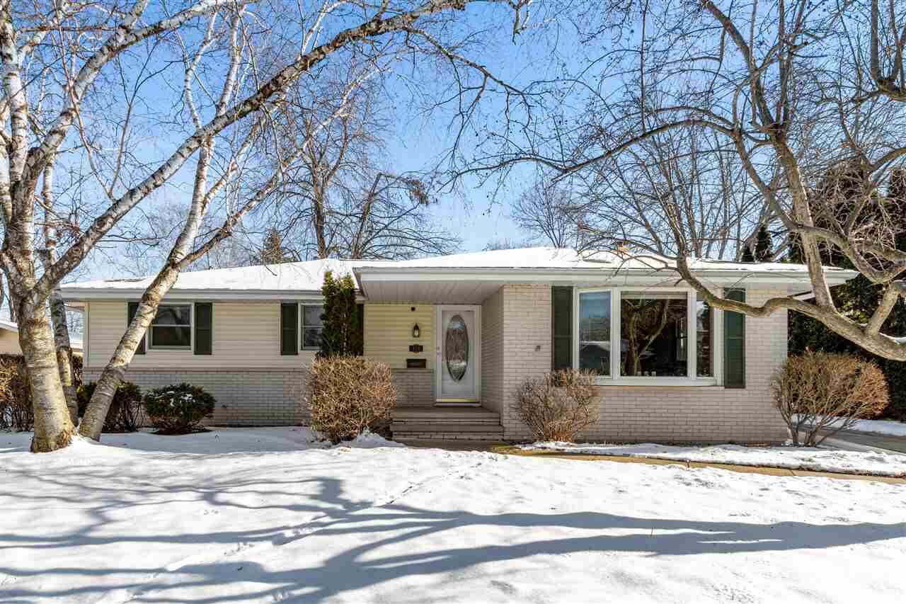 Property Photo: 526 S Joseph Street WI 54915-3541