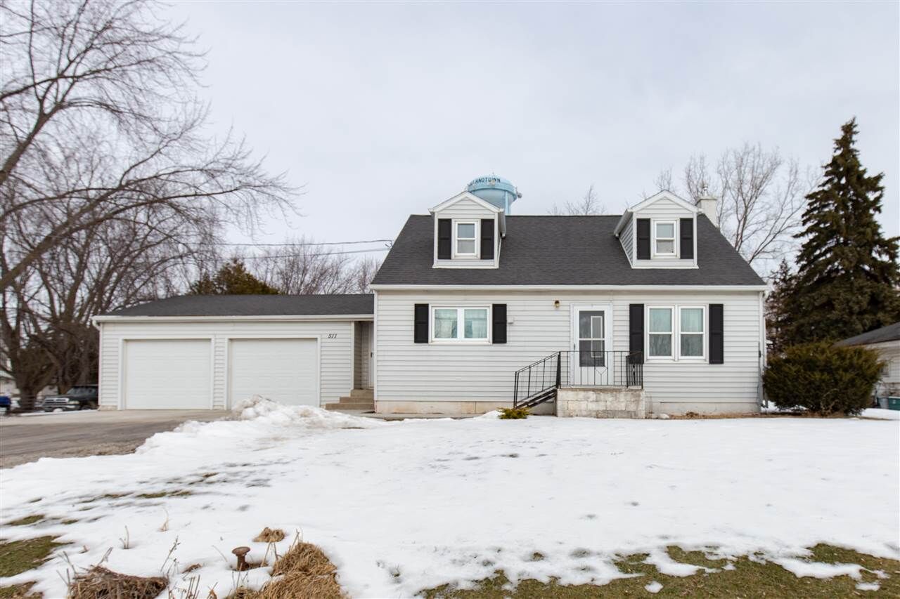 Property Photo:  511 Holland Road  WI 54130-8941 