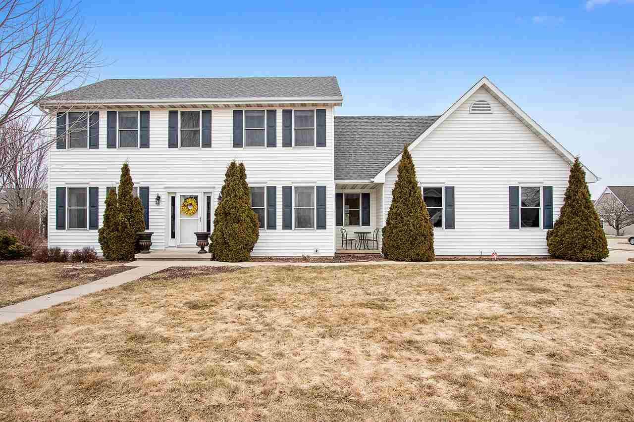 Property Photo: 2906 East Greenleaf Drive WI 54913