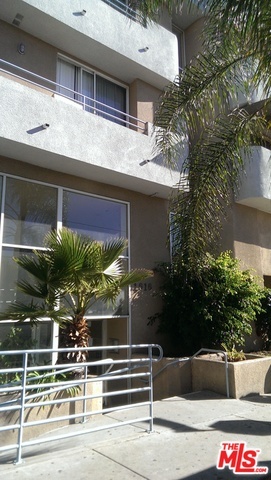 Property Photo:  1616  N Serrano Ave 204  CA 90027 