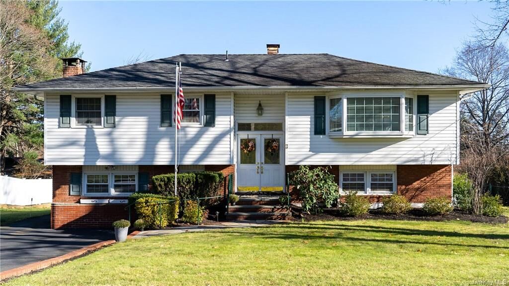 Property Photo: 7 De Halve Maen Drive NY 10980