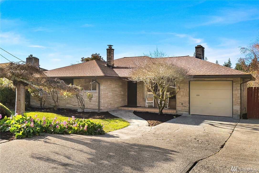 Property Photo: 7717 45th Ave SW WA 98136