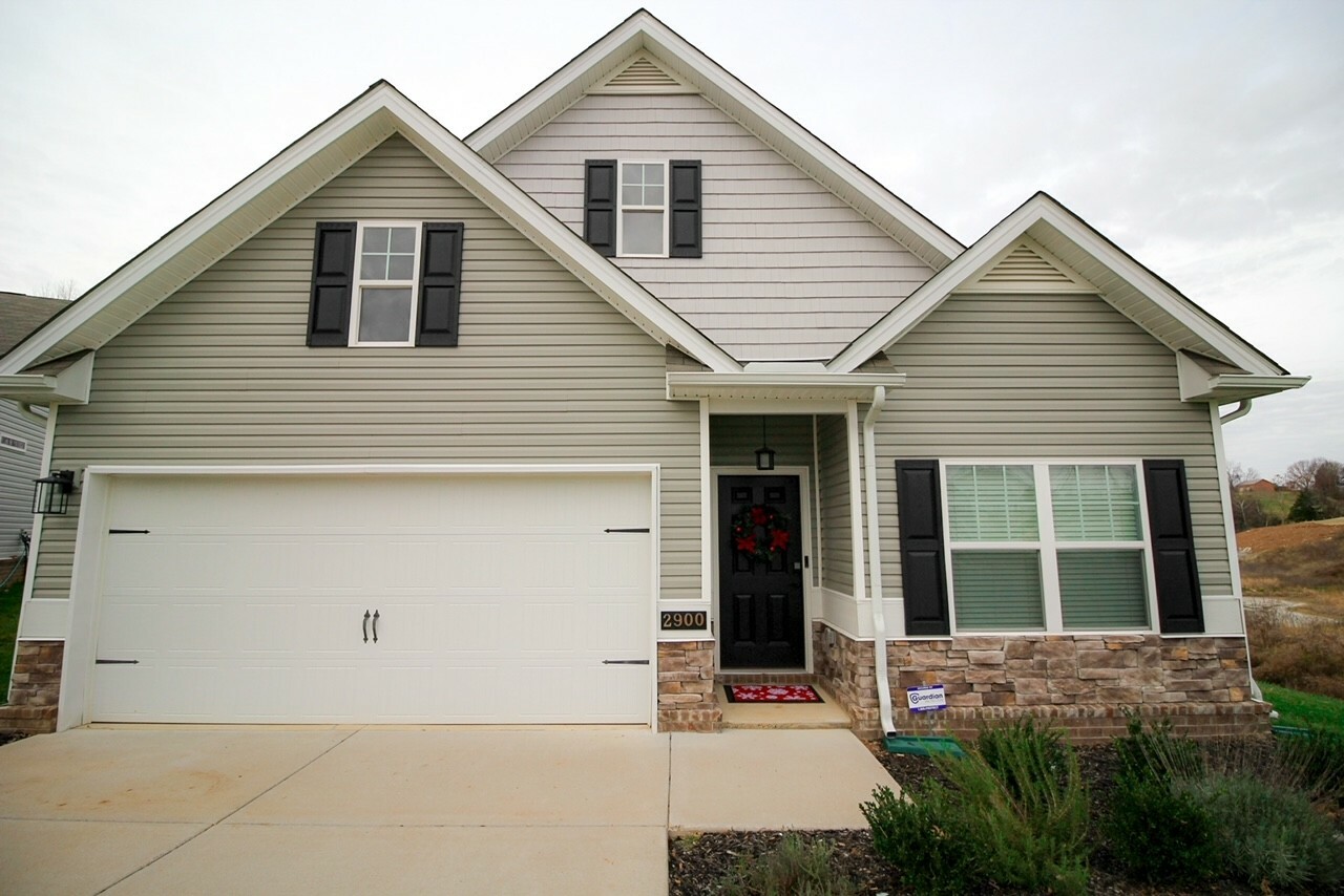 Property Photo:  2900 Timewinder Way  TN 38401 