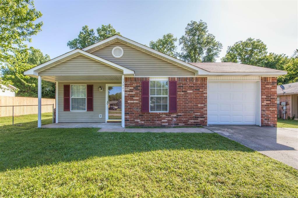 Property Photo: 13885 S 287th Avenue OK 74429