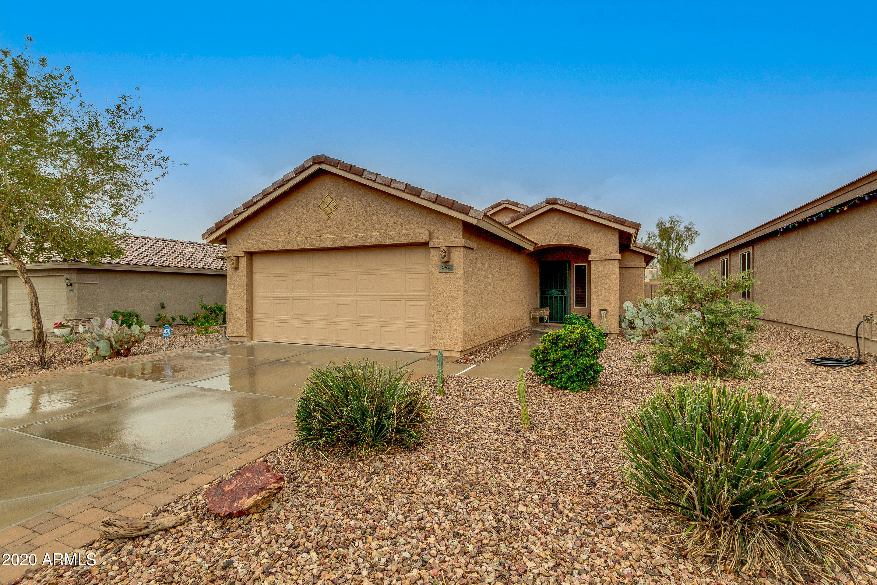 Property Photo:  542 S 233rd Drive  AZ 85326 