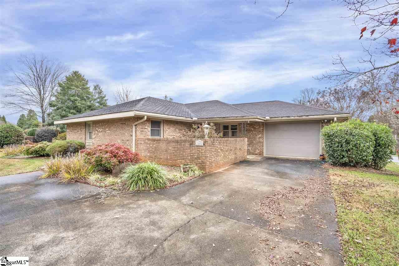 Property Photo:  1005 Keystone Lane  SC 29631 