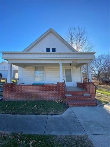 Property Photo:  814 Mason Avenue  MO 64504 