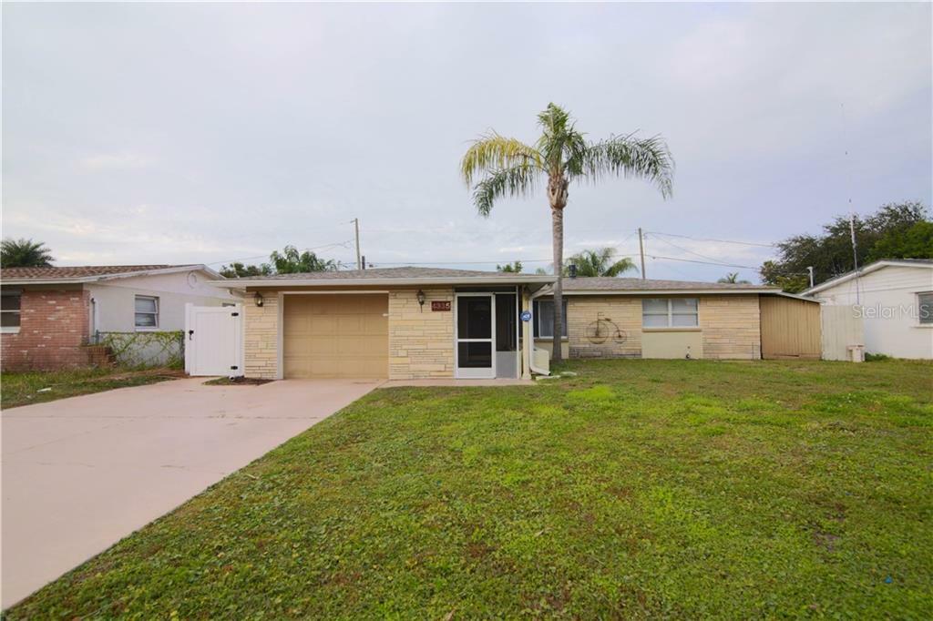 Property Photo: 4335 Darlington Road FL 34691