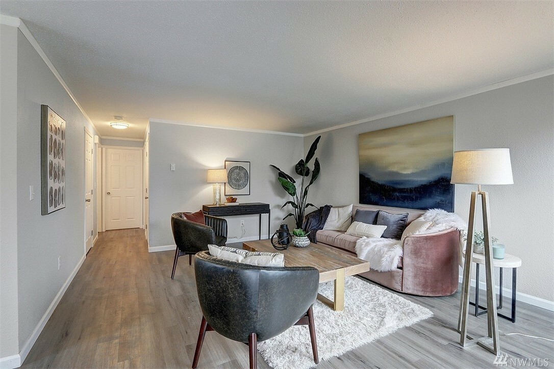 Property Photo: 3504 132nd St SW WA 98087