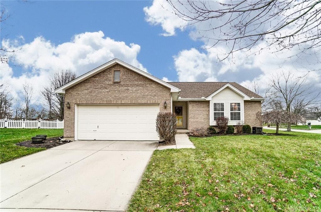 Property Photo: 2002 Haywood Circle OH 45315