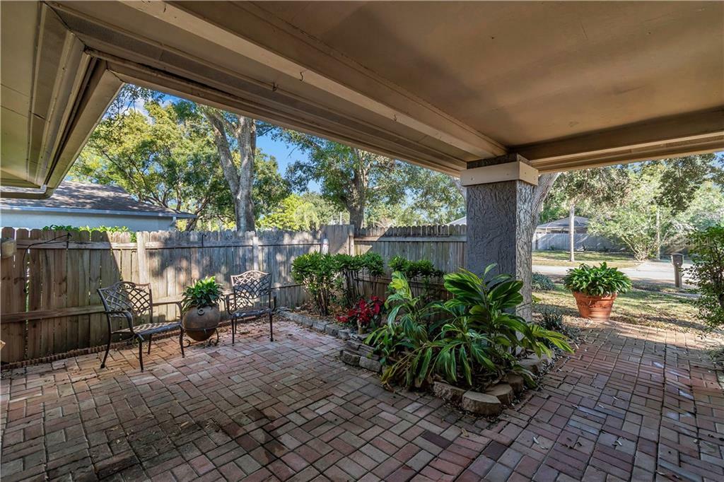 Property Photo:  2384 Hazelwood Lane  FL 33763 