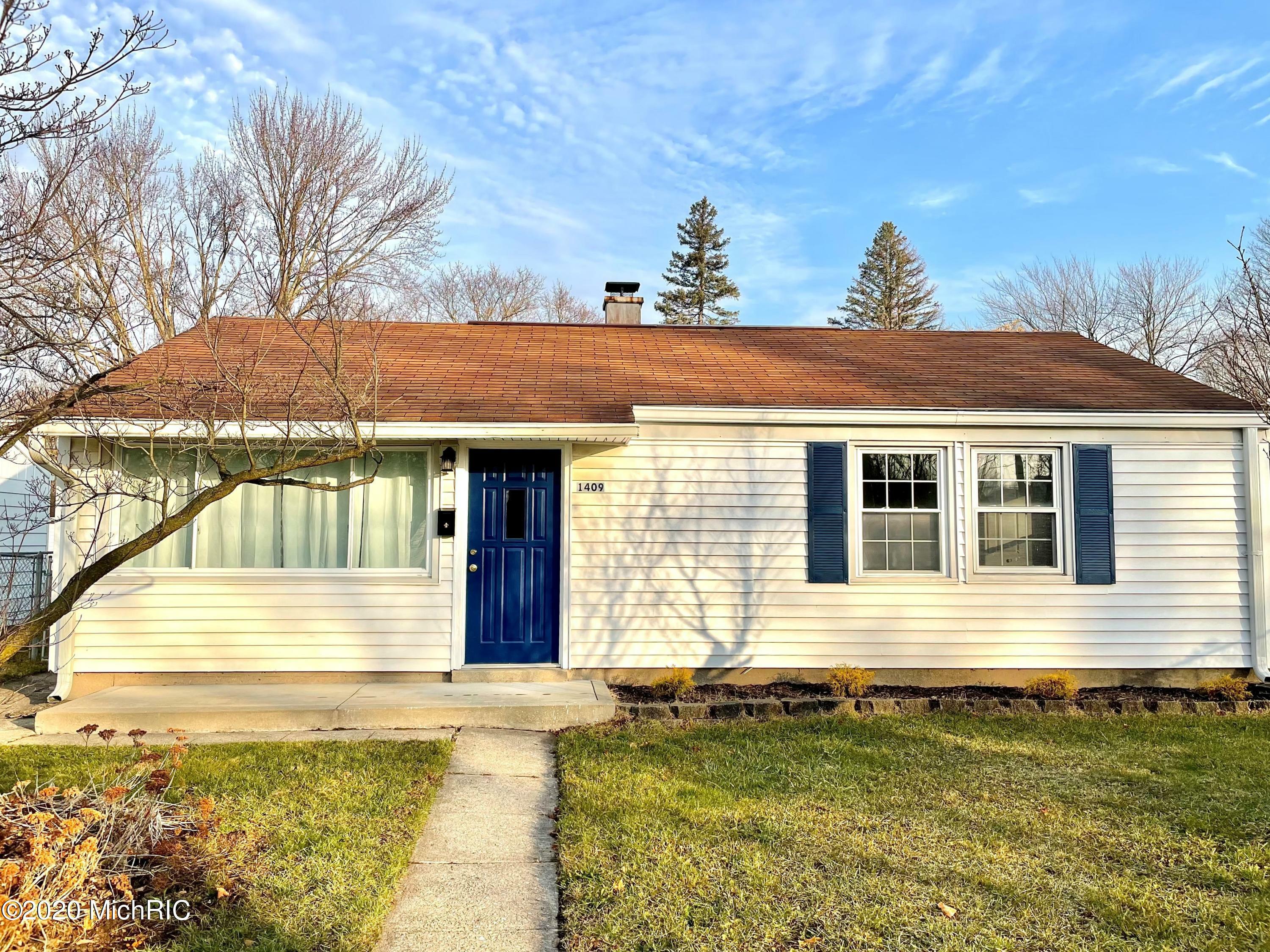 Property Photo:  1409 Merrifield Avenue  MI 49120 