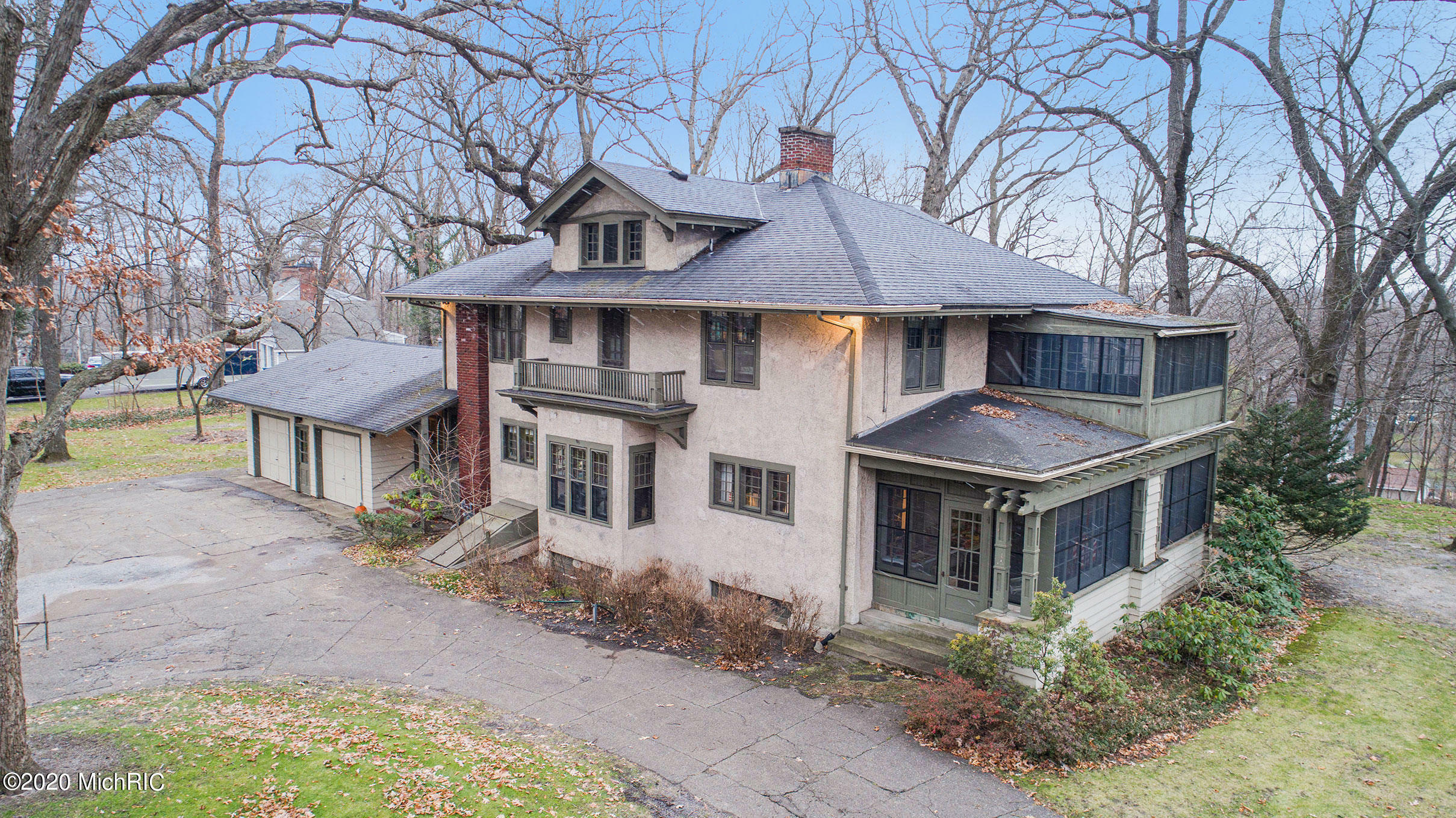 Property Photo:  350 Davis Street  MI 49010 