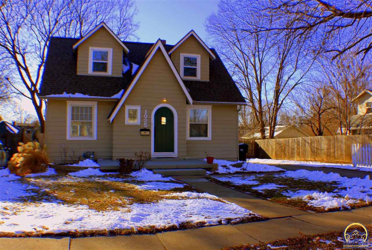 Property Photo: 1025 SW Medford Ave KS 66604