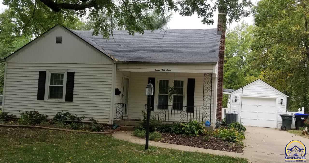 Property Photo: 1157 SW Webster Ave KS 66604