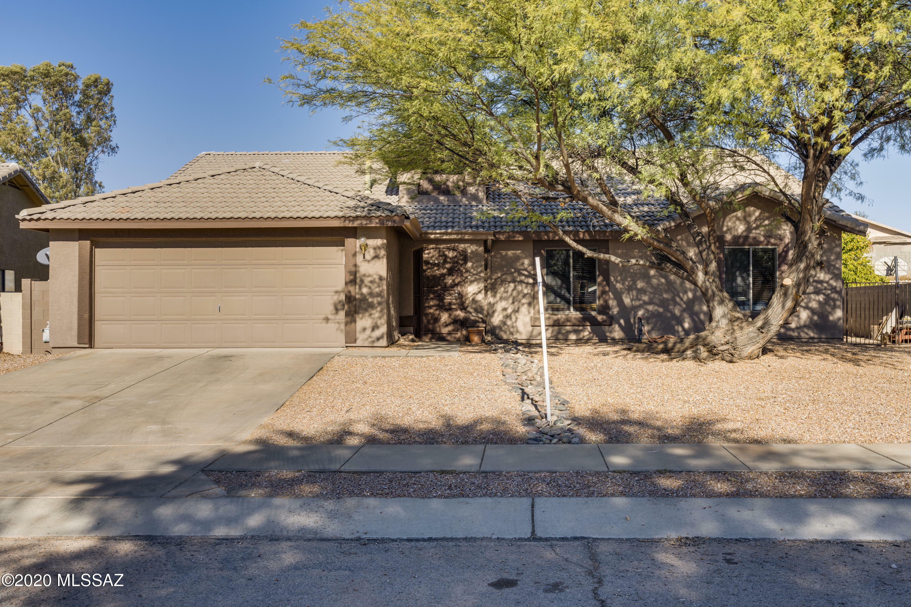 Property Photo:  7919 S New Abbey Drive  AZ 85747 