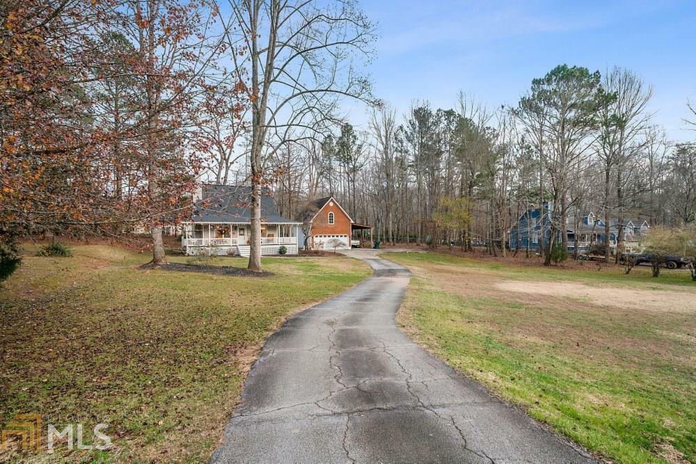 Property Photo:  219 Mayapple Glen  GA 30534 