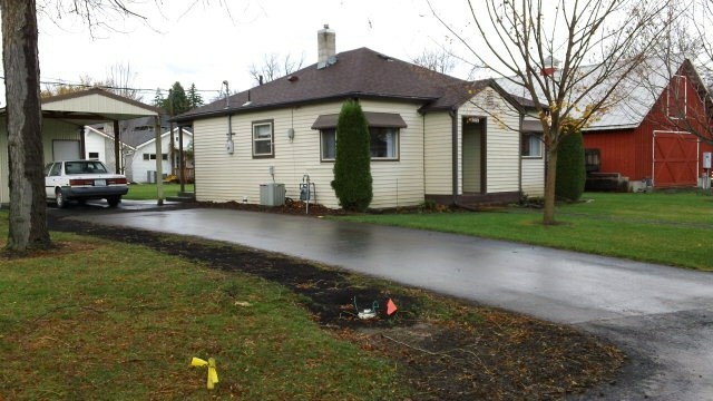 Property Photo:  1025 Statesman St  WA 99362 