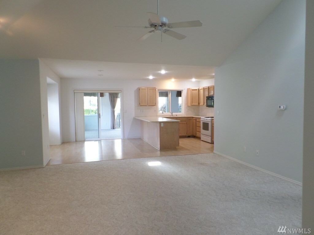 Property Photo:  682 Village Wy  WA 99362 