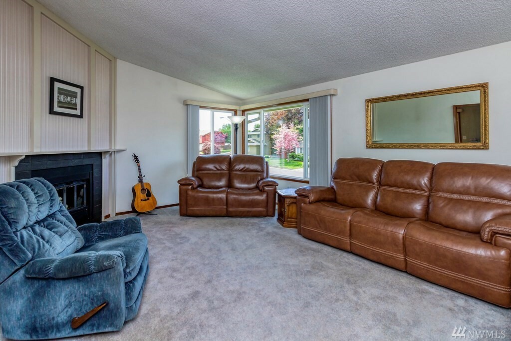 Property Photo:  938 Olympia Dr  WA 99362 