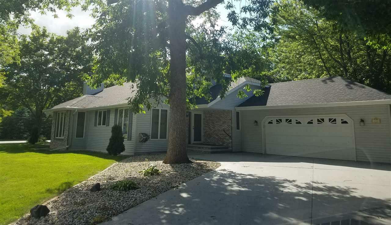 Property Photo:  2212 Sunrise Drive  WI 54914-8755 