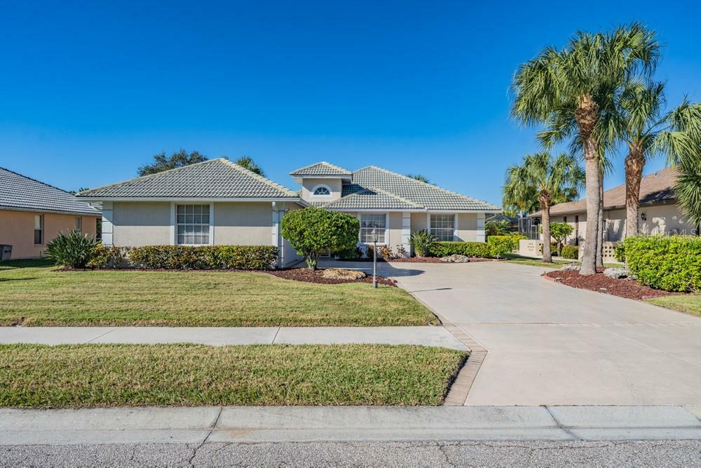 Property Photo:  127 Venice Palms Boulevard  FL 34292 