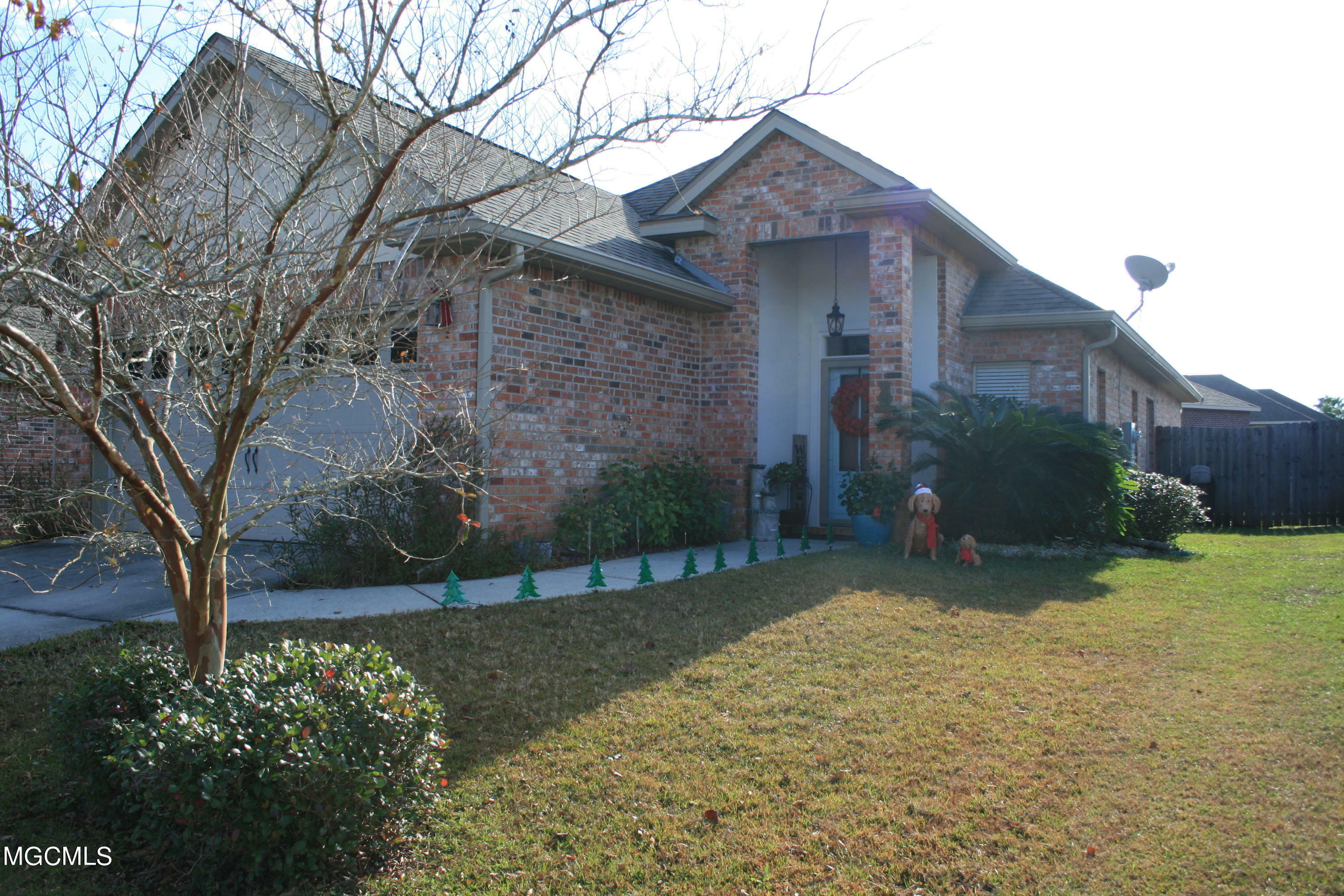 17092 E Palm Ridge Drive  D'Iberville MS 39540 photo