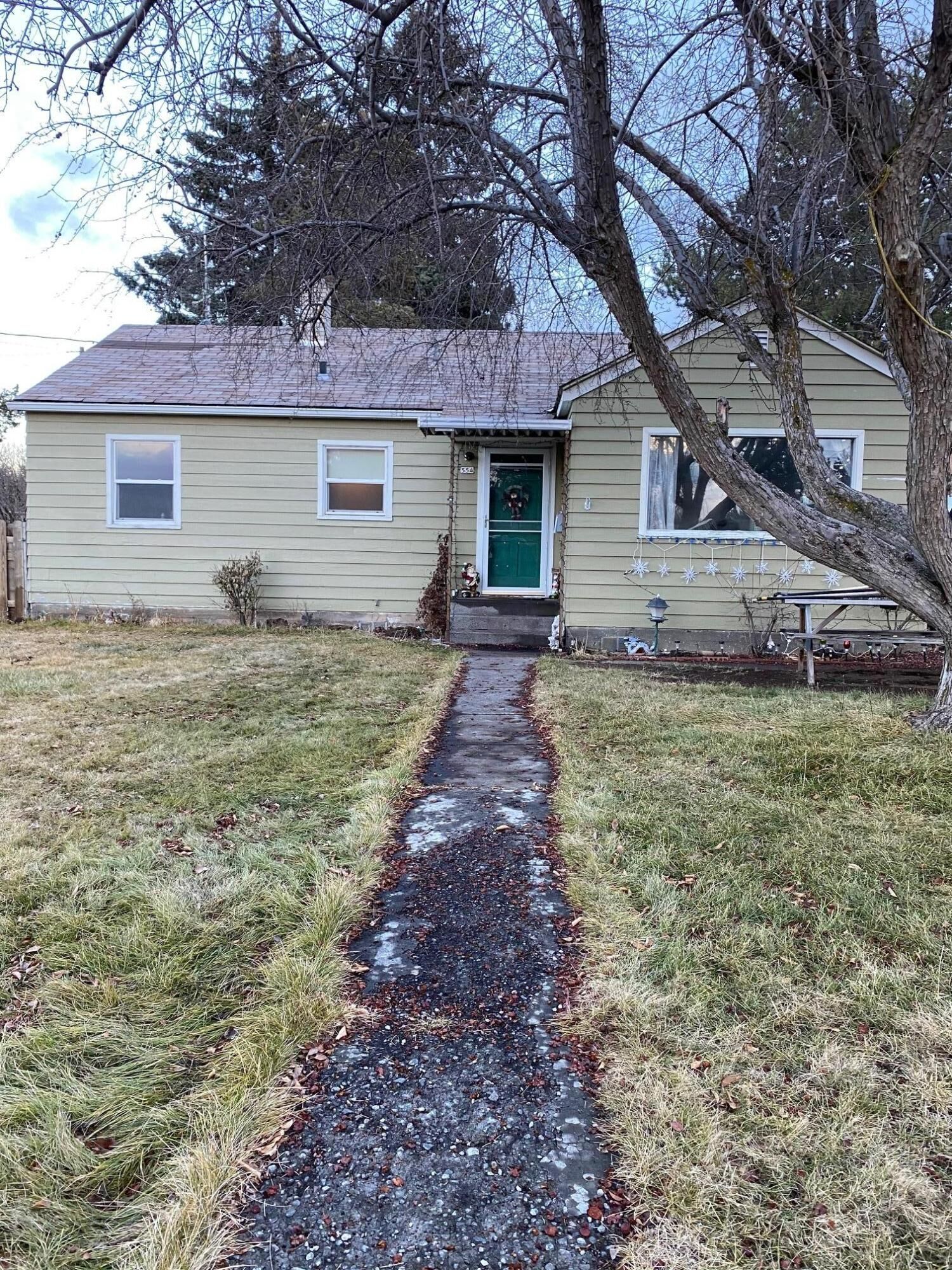 Property Photo: 554 NW Canyon Drive OR 97756