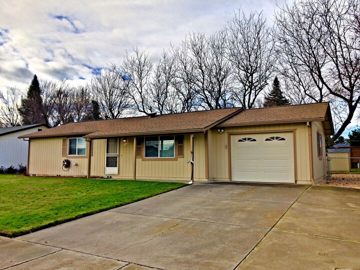 1808 Lillian Street  Medford OR 97501 photo