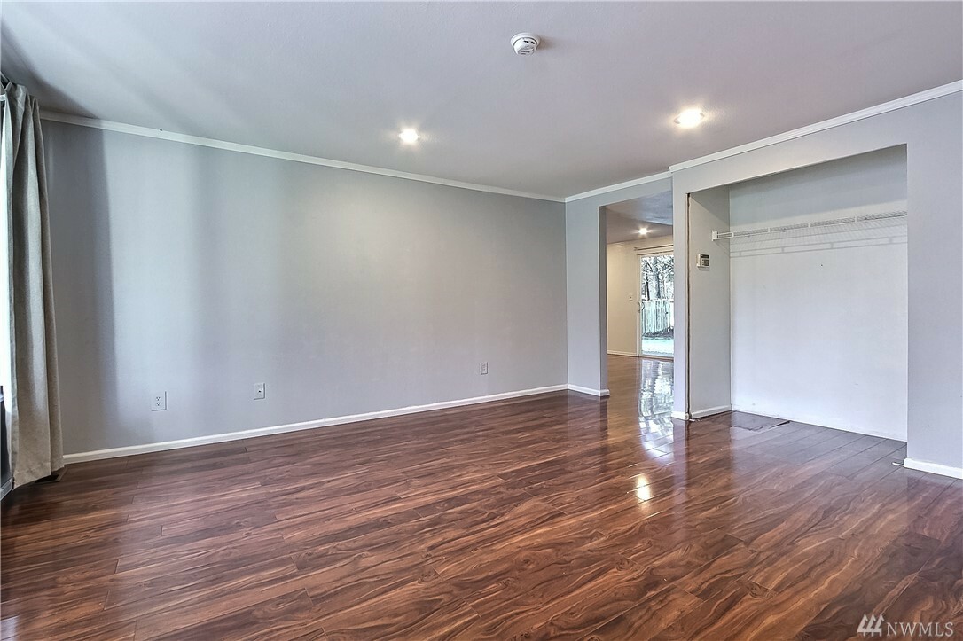 Property Photo: 28509 20th Ave S WA 98003