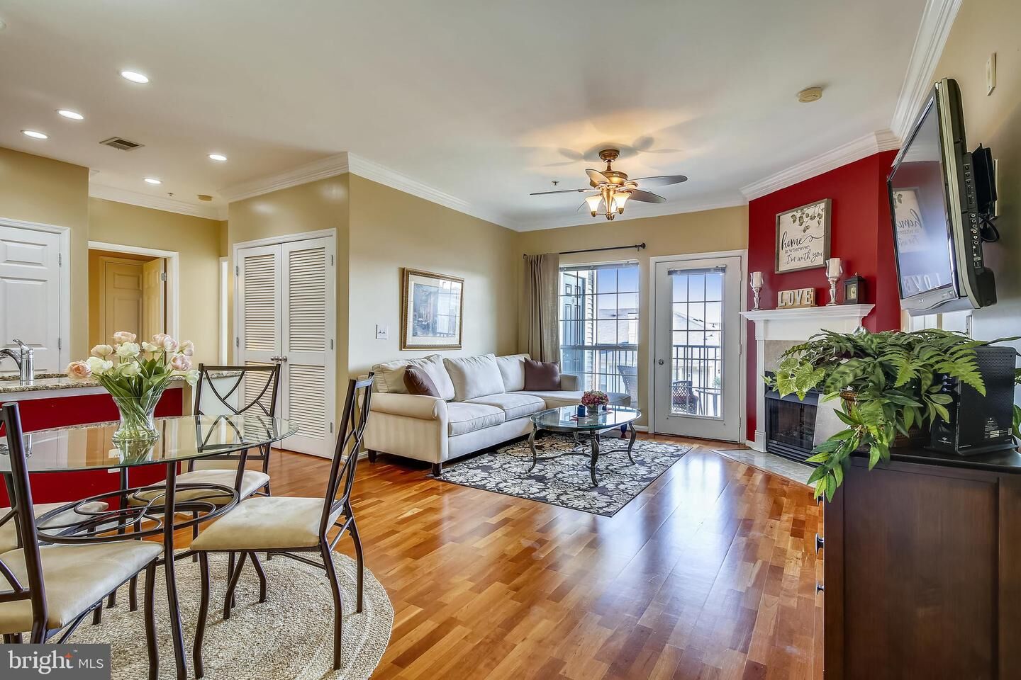 Property Photo:  4870 Eisenhower Avenue 402  VA 22304 