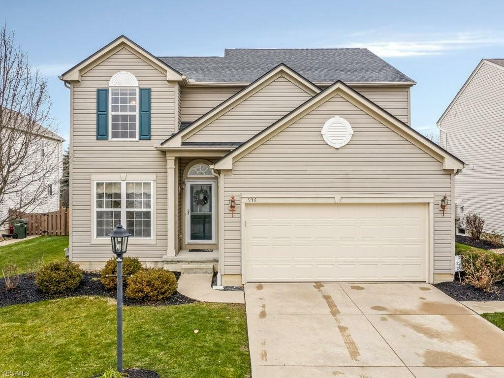 Property Photo: 934 Caxton Lane OH 44212