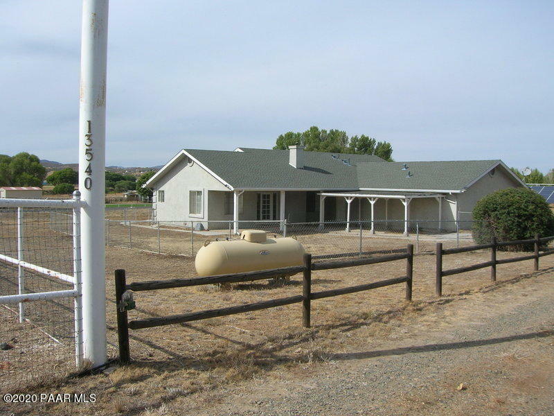 13540 E Quarterhorse Lane  Dewey-Humboldt AZ 86327 photo