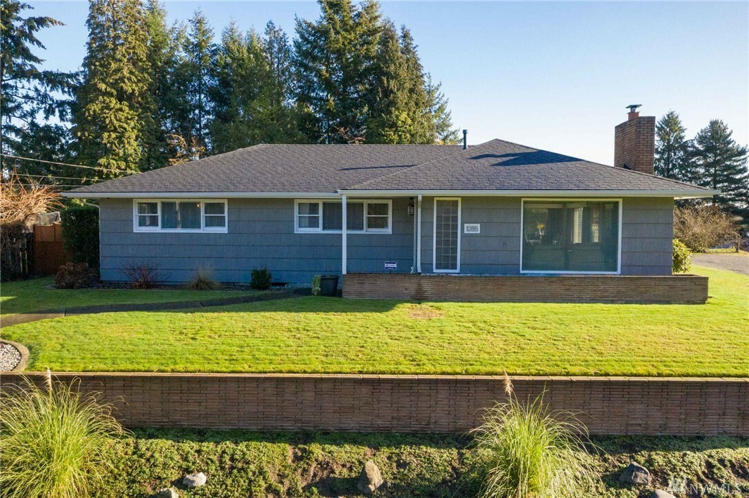 Property Photo:  1285 Huson Dr  WA 98405 