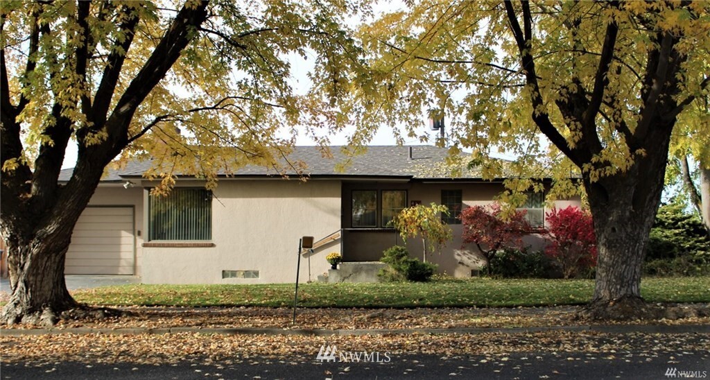 Property Photo: 432 W Northshore Drive WA 98837