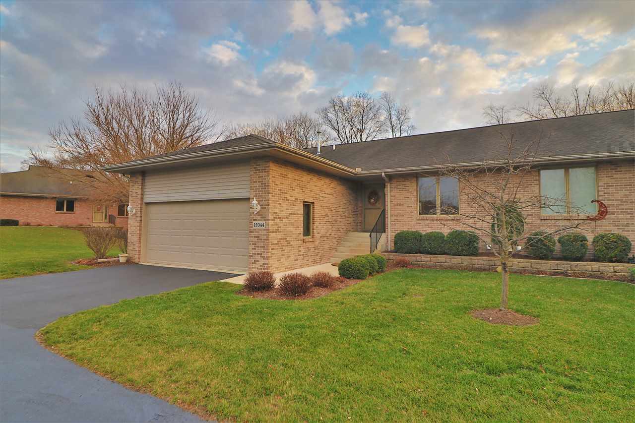 Property Photo:  12044 Summit Court  IL 61072 