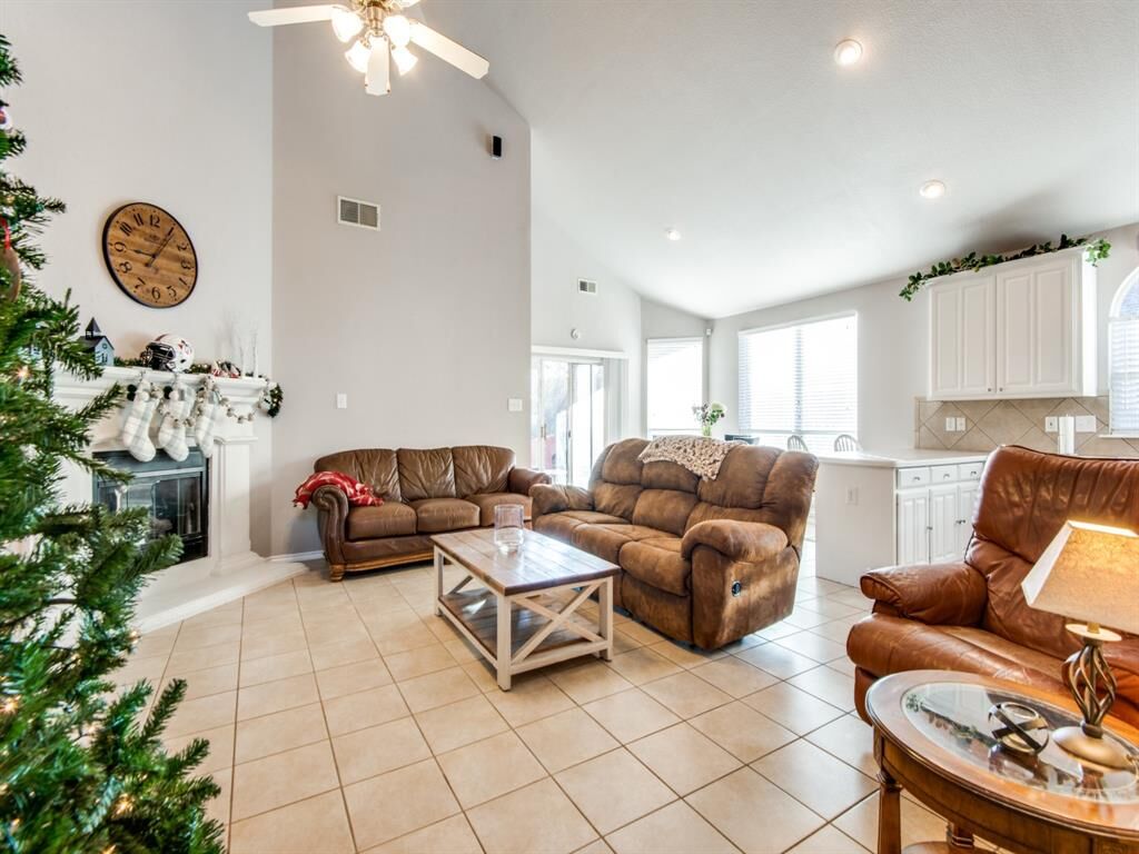 Property Photo:  3110 Juneau Drive  TX 76210 