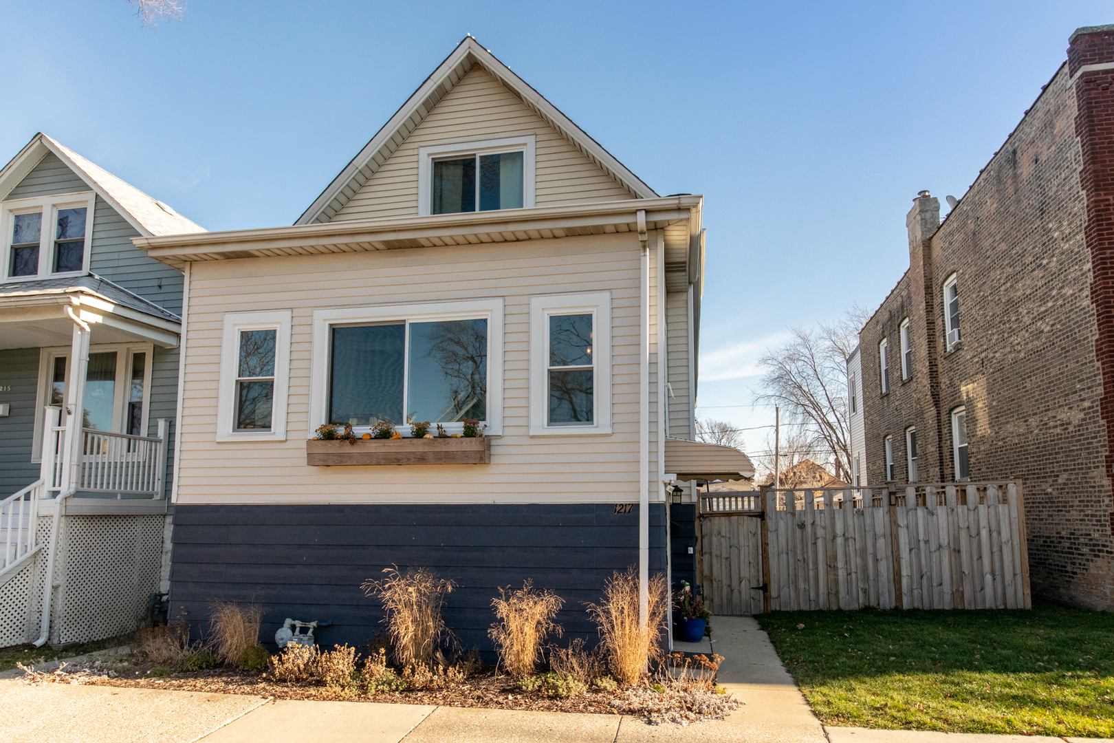 Property Photo:  1217 Home Avenue  IL 60402 