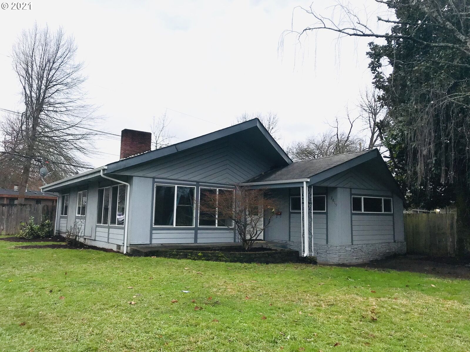 Property Photo: 2815 Hilyard St OR 97405