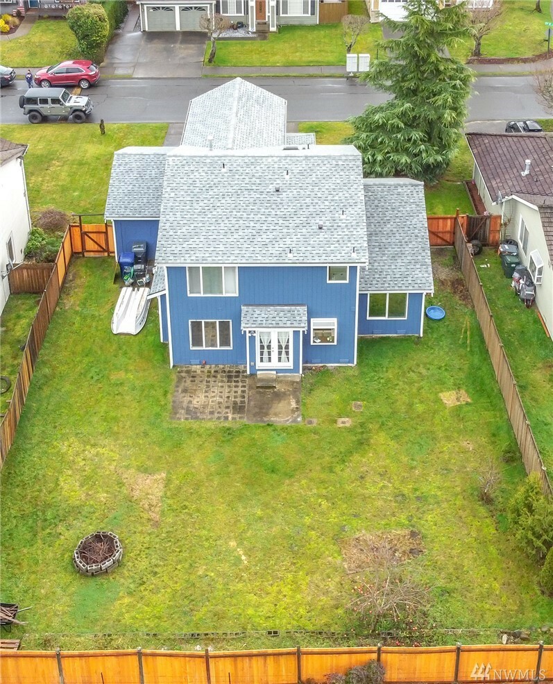 Property Photo:  20222 71 Av Ct E  WA 98387 