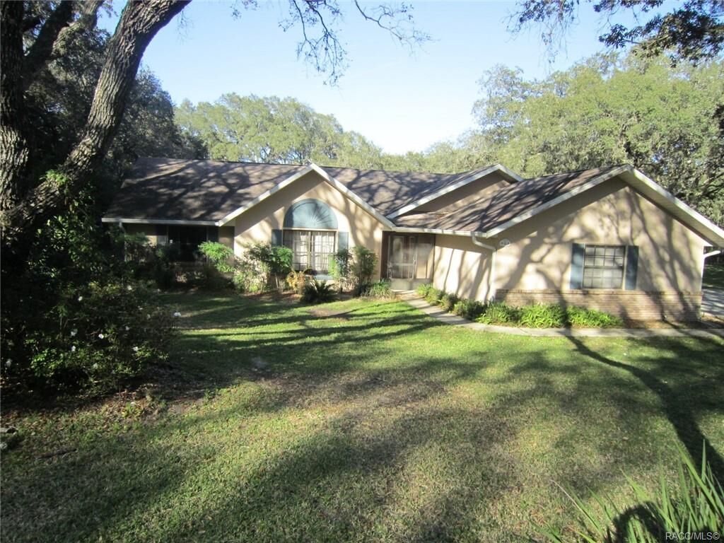 Property Photo: 335 W Olympia Street FL 34442