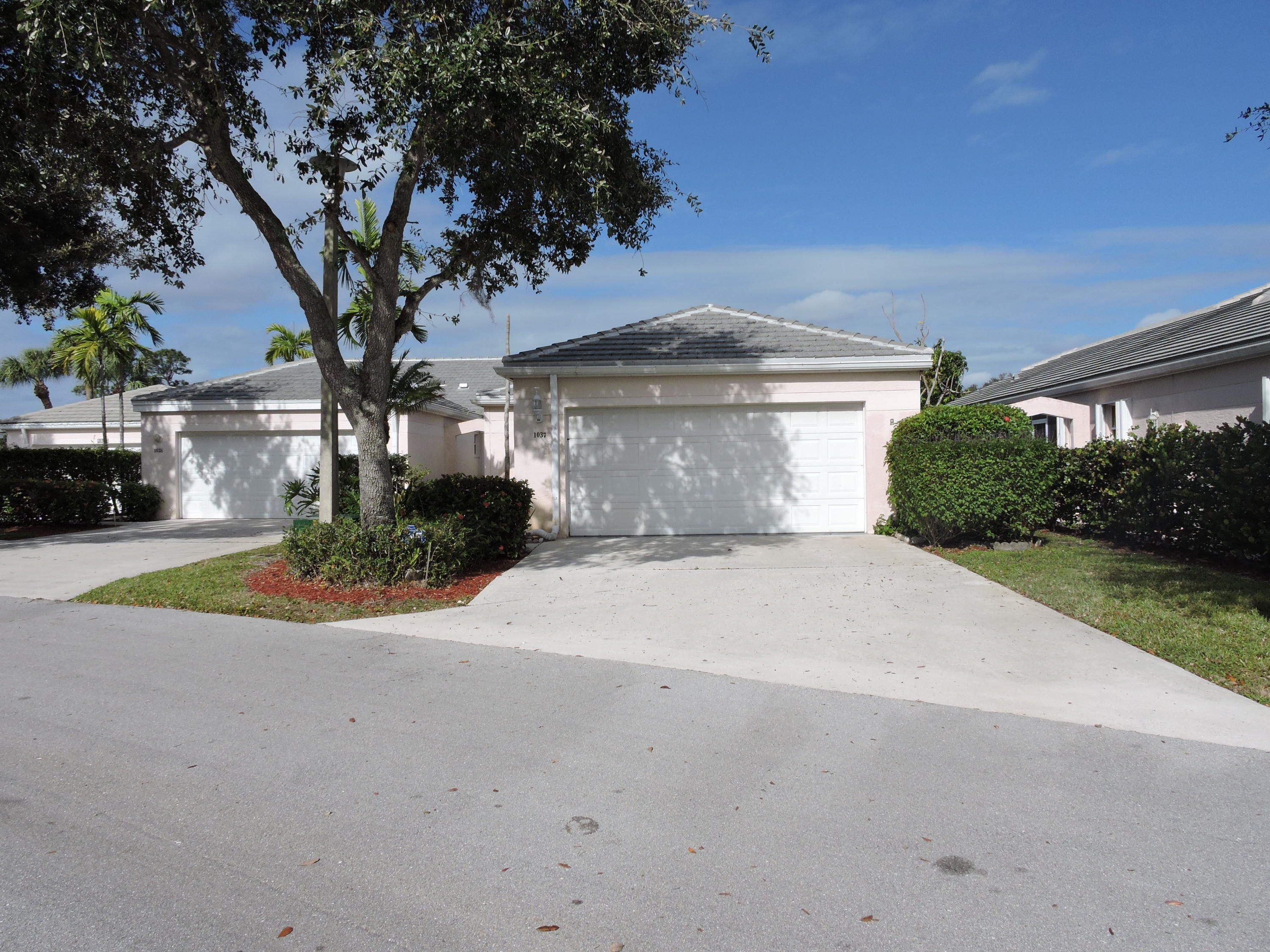Property Photo: 1037 Island Manor Drive Drive FL 33413