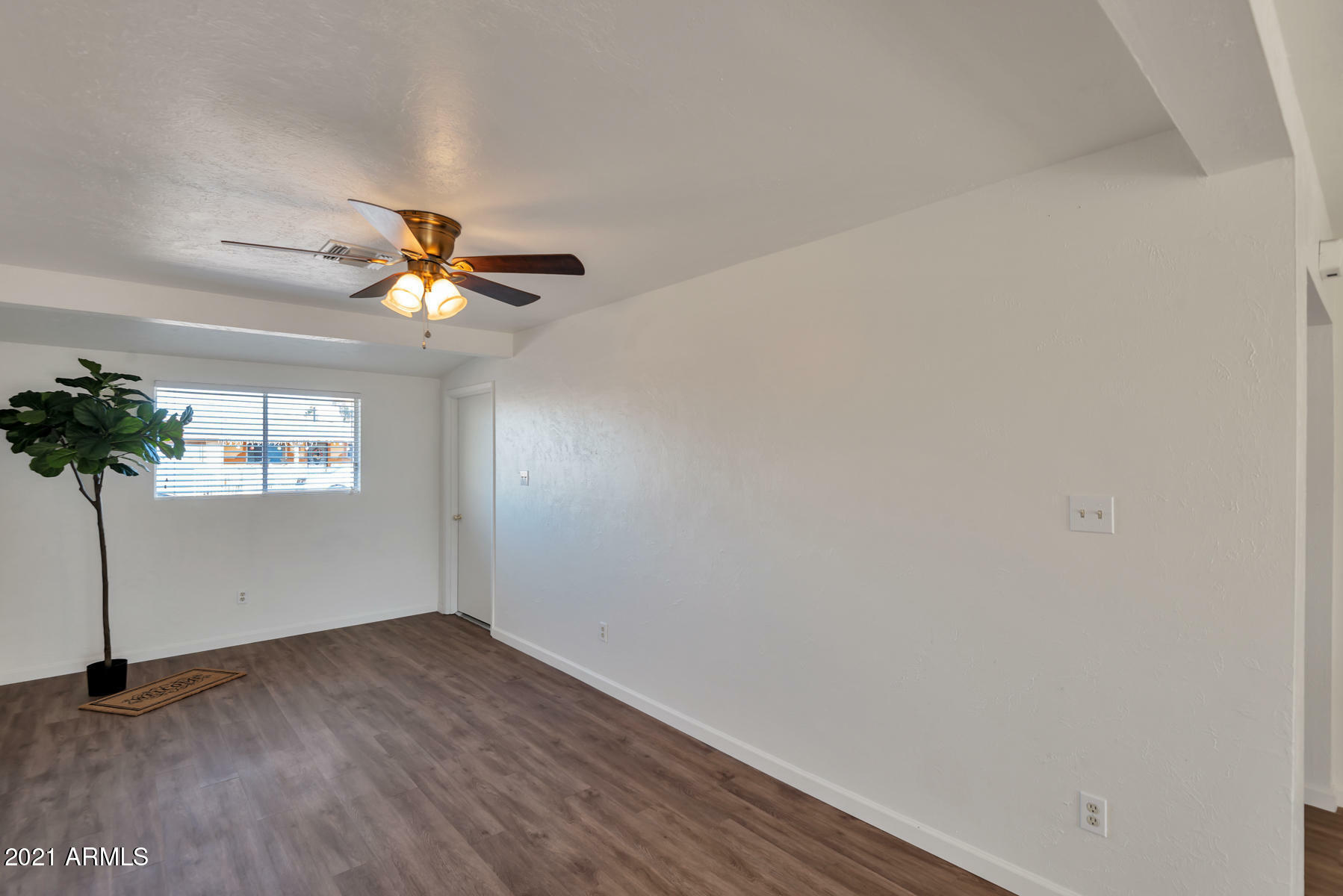 Property Photo:  1513 W 7th Avenue  AZ 85202 