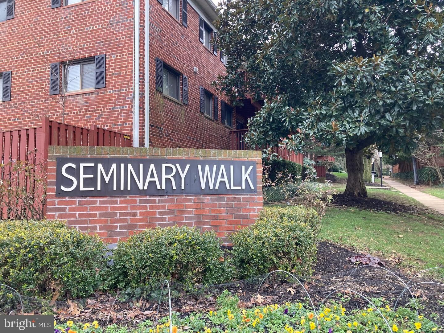 Property Photo:  2802 Dartmouth Road 8  VA 22314 