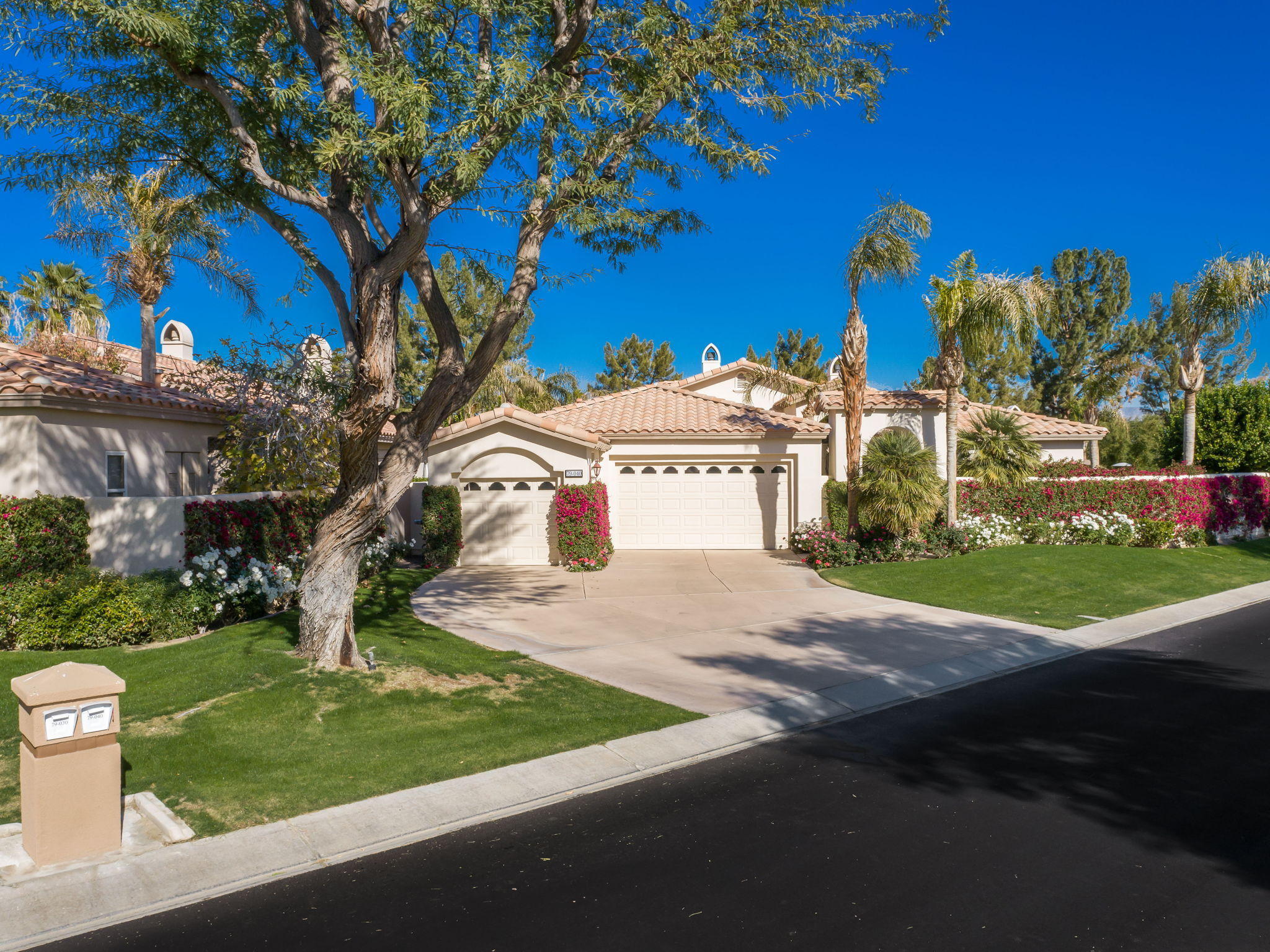 Property Photo:  79040 Via Carmel  CA 92253 