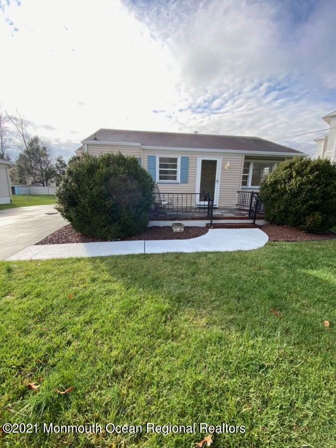 Property Photo:  190 US Highway 9  NJ 07728 