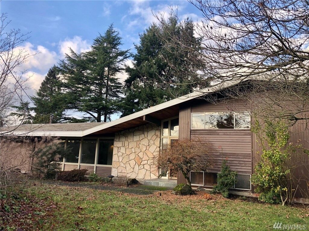 Property Photo:  911  5th Street NE  WA 98002 