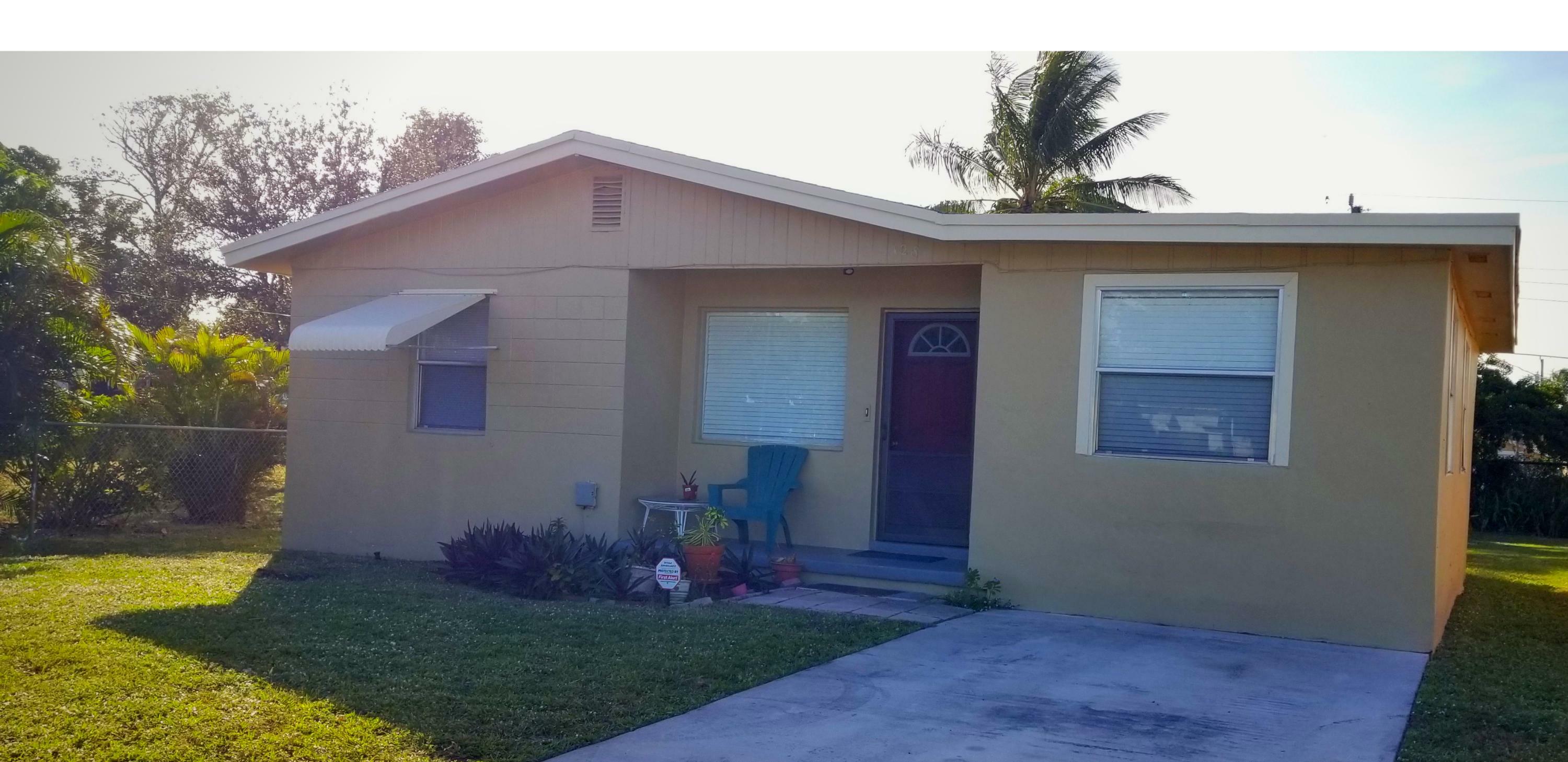 Property Photo:  128 NW 7th Avenue  FL 33444 