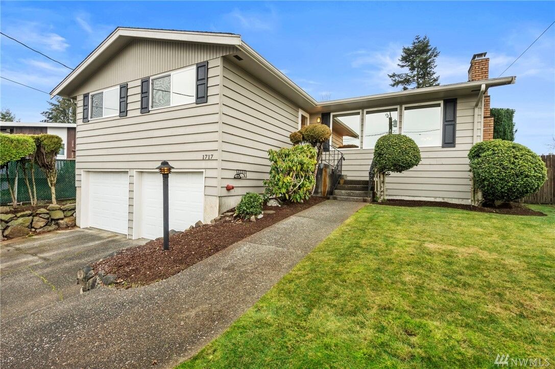 Property Photo: 1717 N Jackson Ave WA 98406